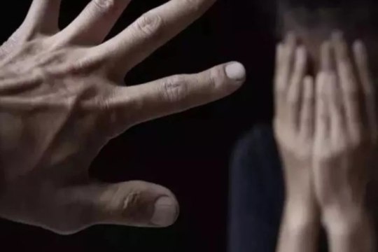 Crime Video: लखनऊ के शहीद पथ पर युवती से छेड़छाड़: वीडियो वायरल, आरोपी बाइक सवार फरार