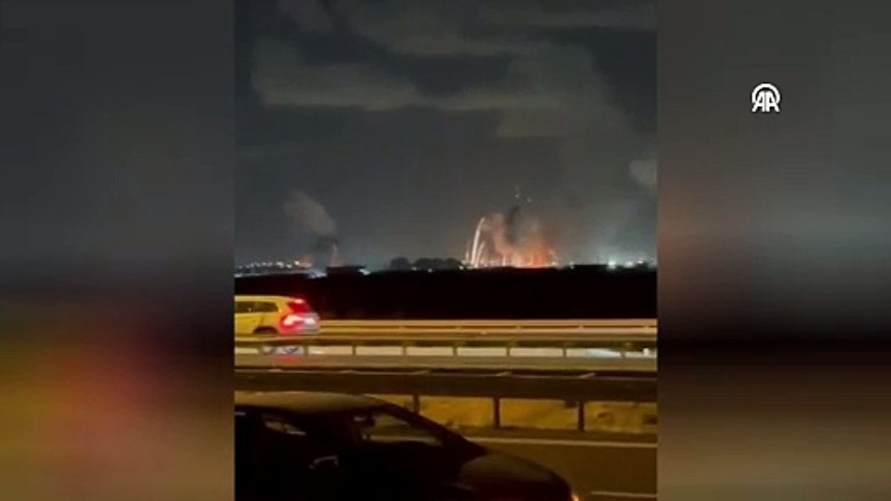 İran'dan İsrail'e atılan füzelerin bir kısmı Tel Nof Hava Üssü yakınlarına düştü