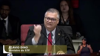 下载视频: “Eu adoro quando um homem diz que eu posso mandar nele”, diz Carmen Lúcia para Flávio Dino, no STF