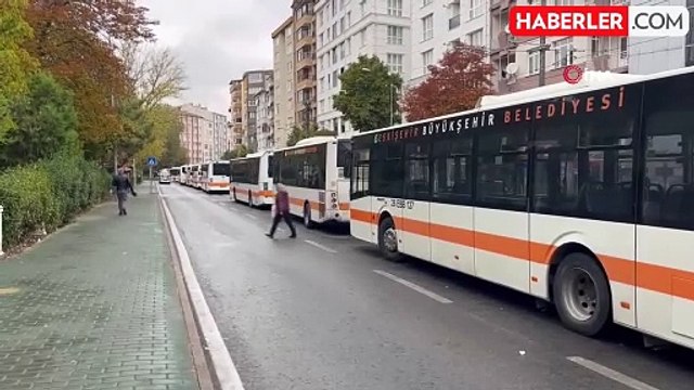 Otobüs Şoförünün Kucağında Çocukla Seyir Halinde Olduğu Görüntüler Tepki Çekti