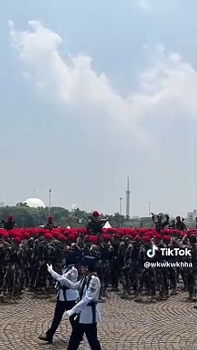 Yel Yel Kopassus Jelang HUT TNI Di Monas