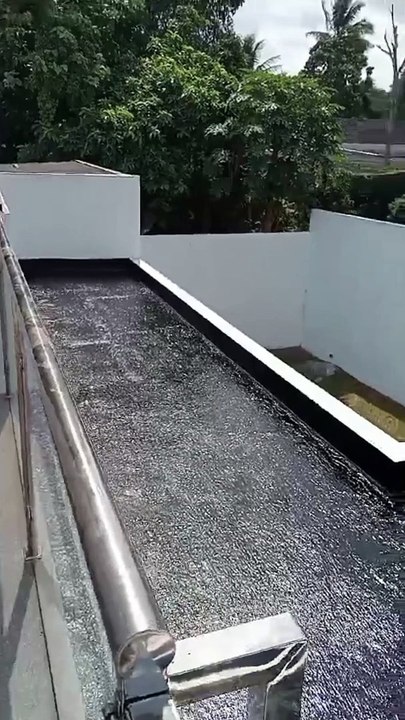 Terbukti Ampuh!!! Begini Cara Mengatasi Dak Beton Bocor Dengan Menggunakan Aspal Cair
