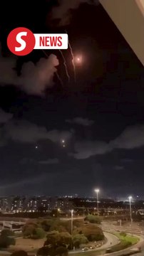 Iranian missile hits Tel Aviv, moment of impact caught on camera
