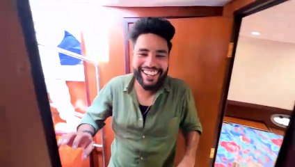 ₹1 Boat vs ₹24_00_00_000 Luxury Yacht