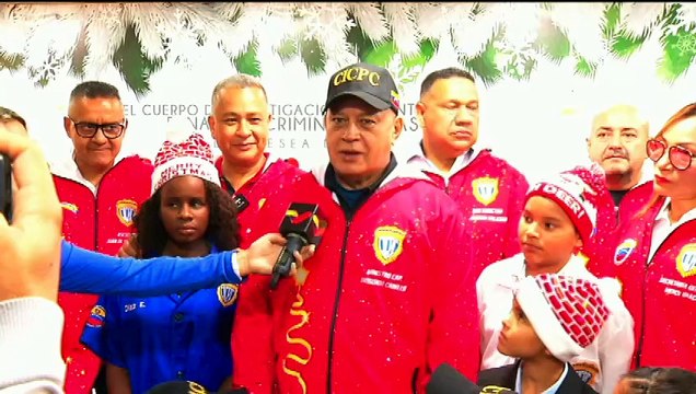 Vpdte. Sectorial Diosdado Cabello enciende luces navideñas en sede principal del CICPC