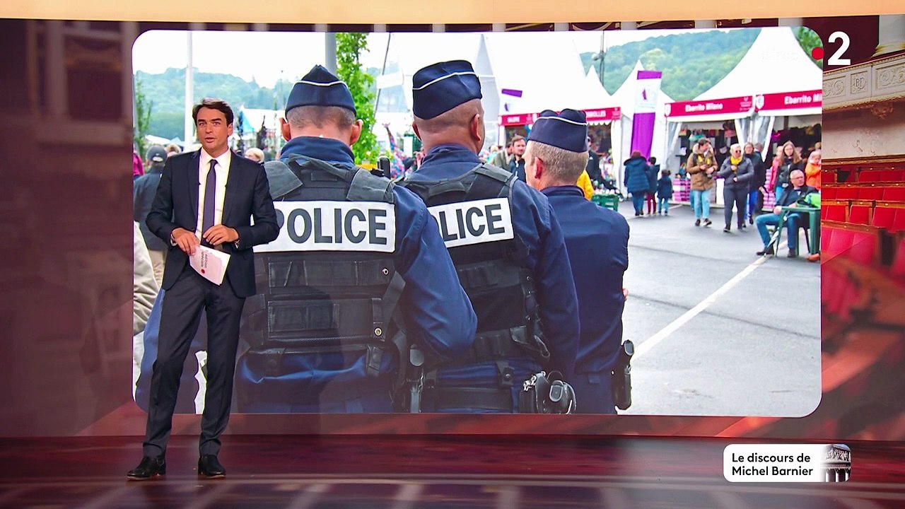 Julian Bugier présente l'édition spéciale encadrant le discours du Premier ministre, Michel Barnier, sur France 2 ce mardi 1er octobre 2024.