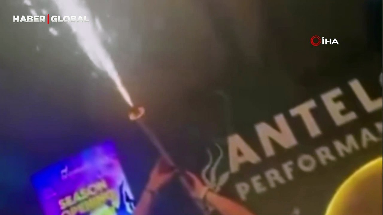 Klarneti alev aldı, kendini de yaktı! O anlar sosyal medyada gündem oldu