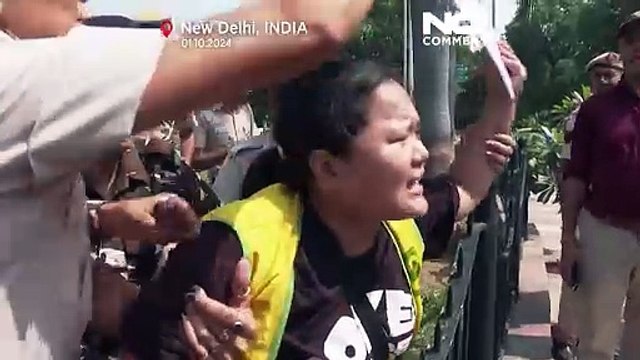 Tibetanos protestam em frente à embaixada da China na Índia
