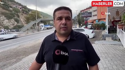 Hatay'da Tır, Otomobili Metrelerce Sürükledi