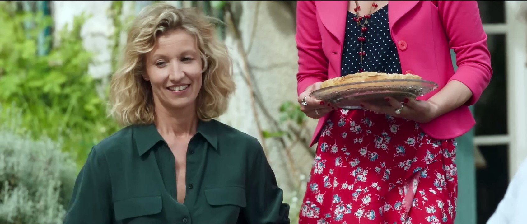 Tout le monde debout - Trailer