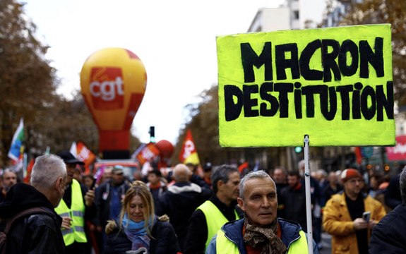 Destitution d’Emmanuel Macron : la commission des lois rejette massivement la proposition de LFI