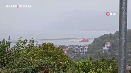 Uyarılar devam ediyor, Oruç Reis ve balıkçı gemileri bekleyişini sürdürüyor