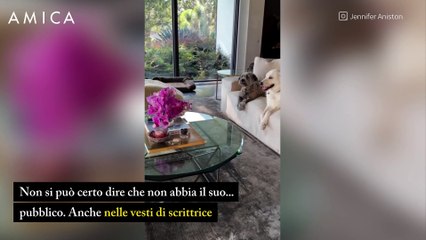 Jennifer Aniston scrittrice per il suo pubblico... di cani