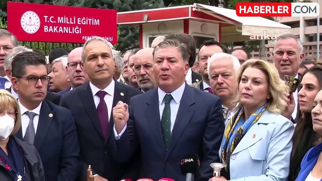 CHP Heyeti TBMM'den MEB Önüne Yürüdü.