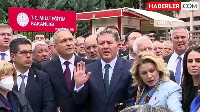 CHP Heyeti TBMM'den MEB Önüne Yürüdü.