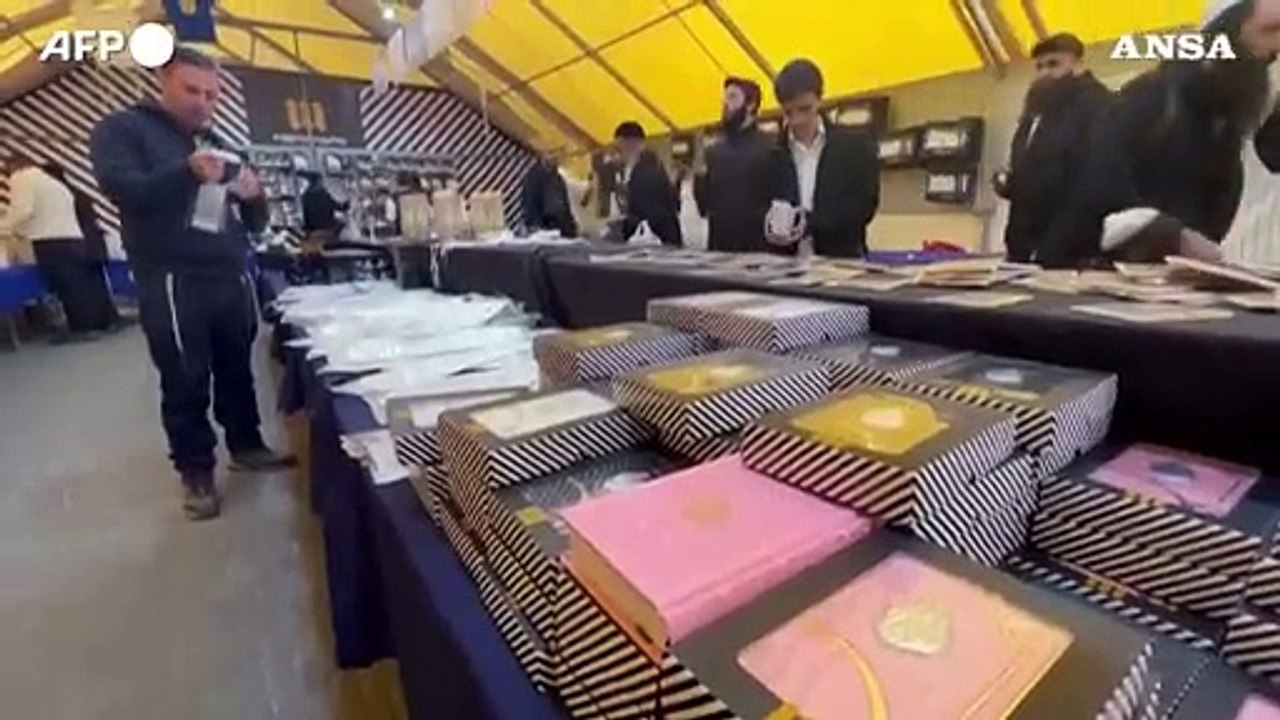 Ucraina, migliaia di pellegrini ebrei ortodossi ad Uman