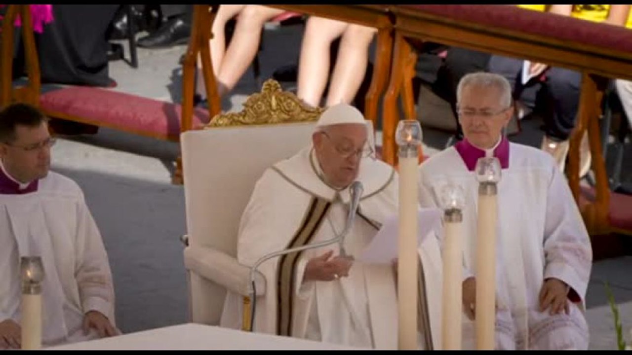 Il Papa apre Sinodo: contributo di ognuno è come dono da condividere
