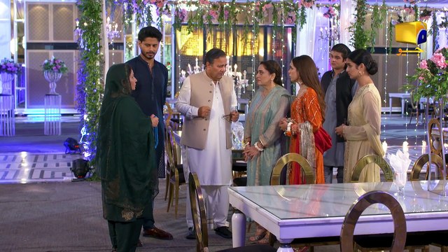Girhein Episode 10 - [Eng Sub] - Haris Waheed - Sehar Afzal - Hashaam Khan - 2nd October 2024
