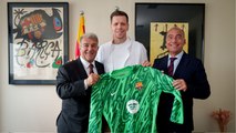 Szczesny 'proud' to join Barcelona following ter Stegen injury