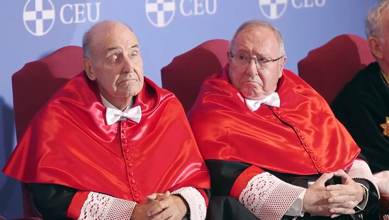 José Luis Bonet y Miquel Roca, investidos como doctores honoris causa por la UAO CEU