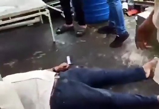 Video: Un hombre fue herido por los escombros tras demolición de un edificio