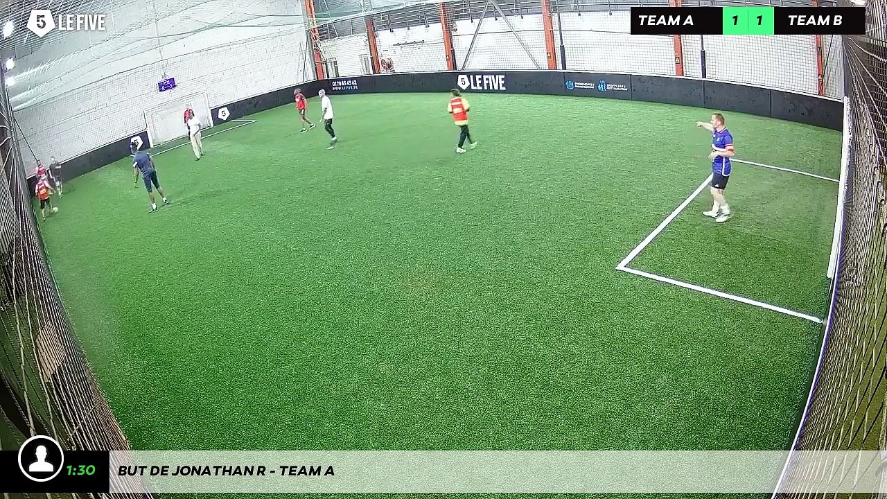 But de Jonathan R - Team A