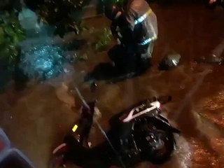 Así fue el rescate de un hombre con discapacidad que estaba siendo arrastrado por la corriente en SPS