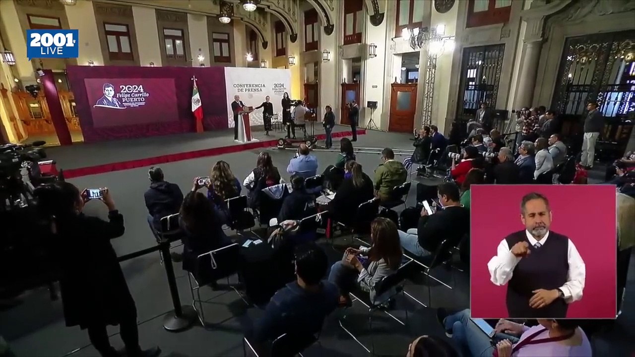 CURIOSO: El inesperado momento que vivió AMLO con su esposa en plena conferencia