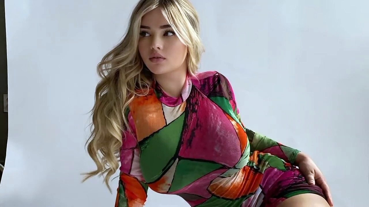 _Anastasiya Kvitko_ The Hourglass Figure Icon _ Model & Entrepreneur_