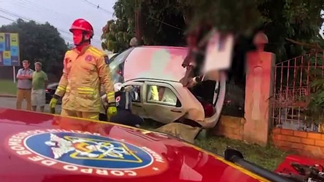 Grave acidente é registrado no cruzamento das ruas Fortaleza e Manoel Ribas