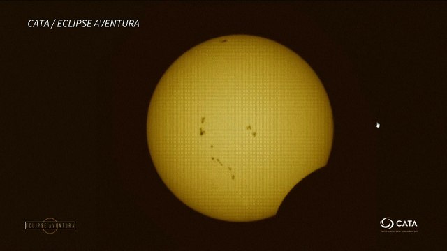Eclipse solar anular é visto na Ilha de Páscoa e avança sobre a Patagônia