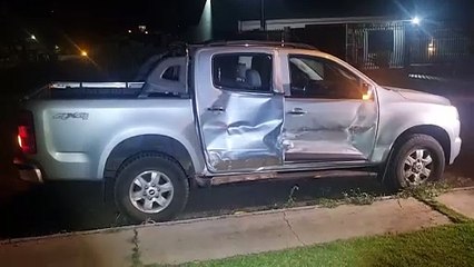 Colisão entre caminhonete e caminhão de coleta é registra no bairro Maria Luiza