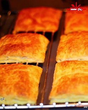 احلى واسهل حلوى يجهز في دقائق حلويات باردة بدون بيض ولا فرن طبقات البف باستري والمهلبية مع الموز من اطيب الحلويات السريعة