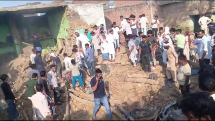 Bareilly Hadsa: पटाखे बनाते समय हुआ धमाका,कई घर जमींदोज, 5 की मौत