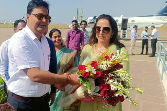 कोटा के प्रसिद्ध दशहरा मेले में नृत्य नाटिका 'दुर्गा' करने पहुंची हेमा मालिनी, देखें वीडियो