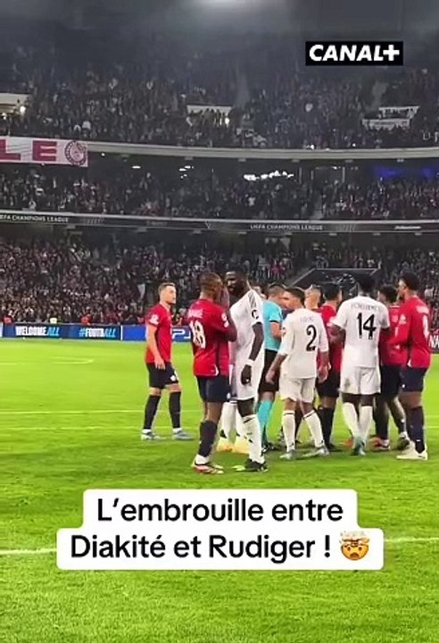 Carvajal amenaza a un jugador rival y quien recibe tarjeta es el futbolista del Lille