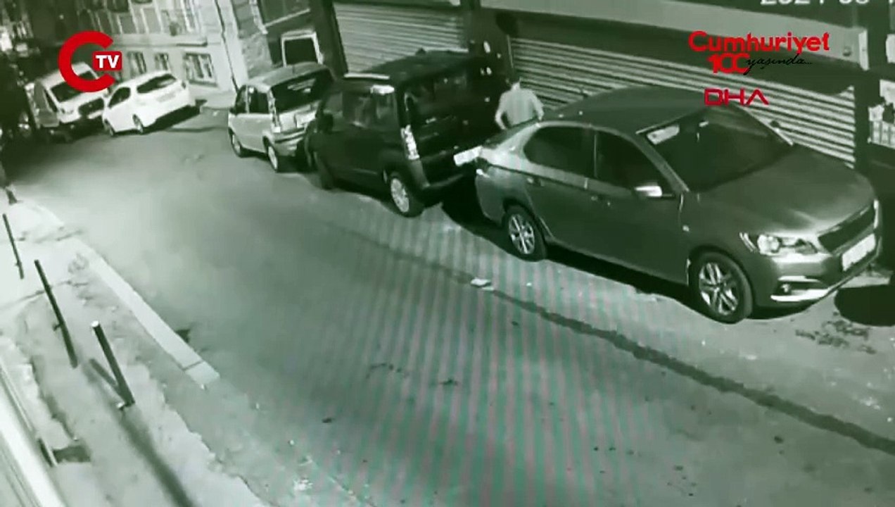 Pencereden içeri giren hırsız ev sahibiyle karşılaştı, camdan atlayarak kaçtı