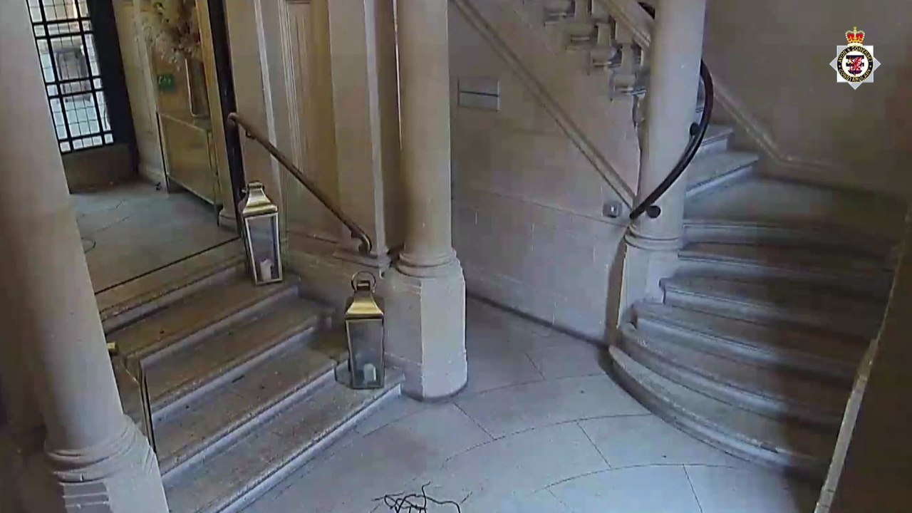 Laptop theft suspect CCTV