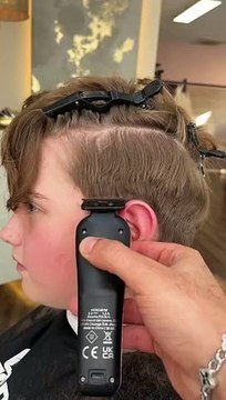 back rubs von Müttern >>> @Crispy Cousins #barber #friseur #hairtransformation #skinfade #midfade #c