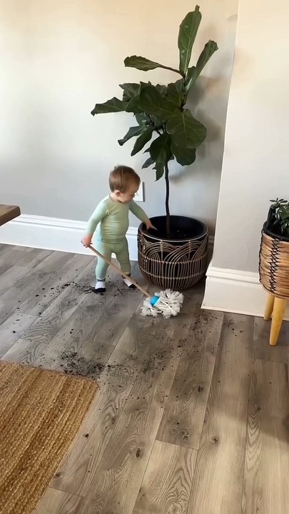 I should stop out babysitting #react #comedy #funnyvideos #reels #explore  #explorepage #funny #relatable #shorts #funnyshorts #trending #viral #top #latest #new #fun