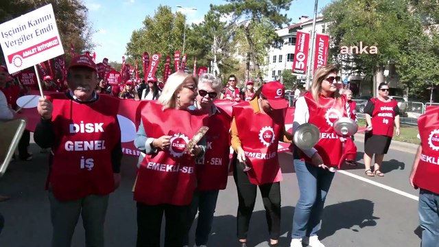 DİSK'in “Büyük İşçi Buluşması” için Ankara'ya gelen işçiler, “Gelirde, vergide, ülkede adalet istiyoruz” diyerek Anıtpark'a yürüdü
