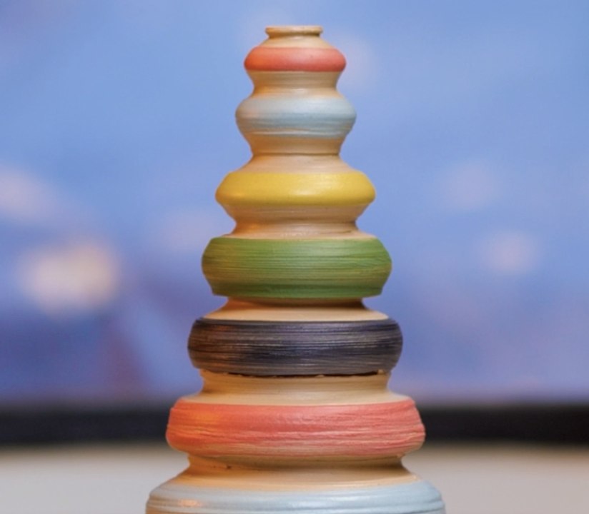 Processus fascinant de création de poterie en argile 