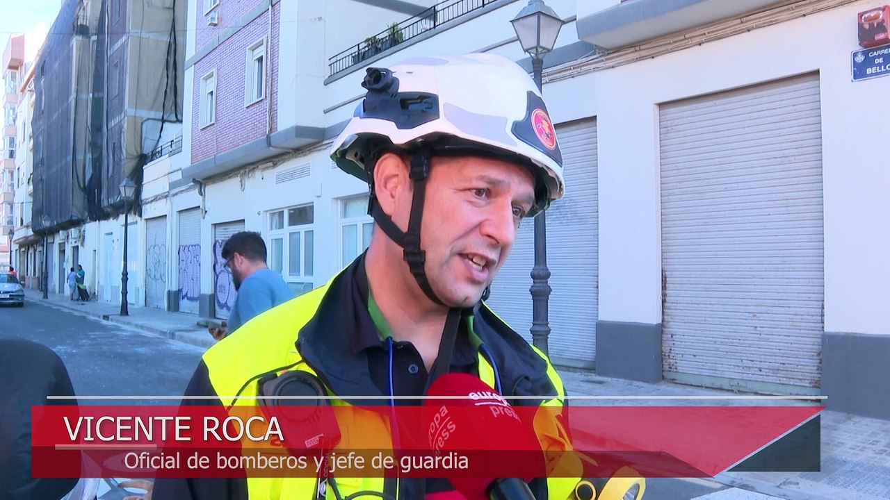 Controlado un incendio causado por un patinete que deja 11 asistidos por humo en Valencia