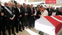 Türk Basınının Duayeni Güneri Cıvaoğlu Son Yolculuğuna Uğurlandı