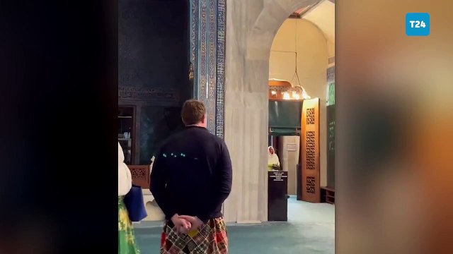 Etekli erkek turistler gündem oldu: Yanlış anlama değil, saygıdan