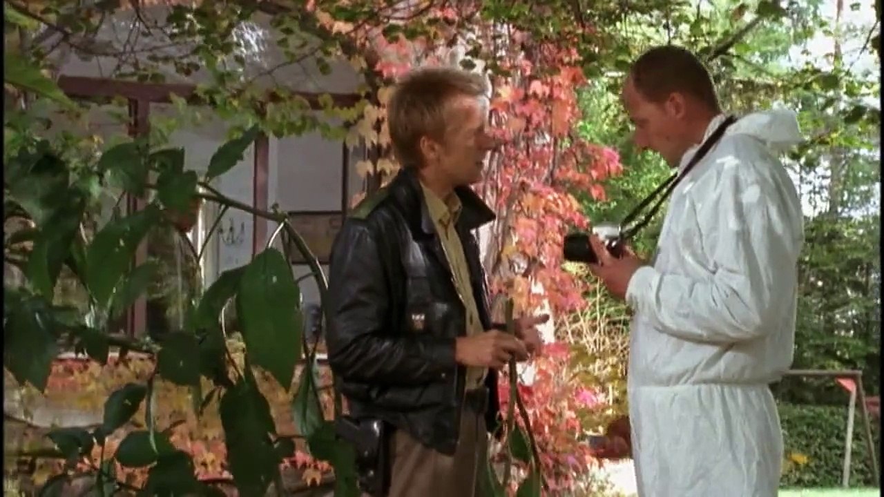 Die rosenheim-cops (90) staffel 6 folge 14 - mitten ins herz