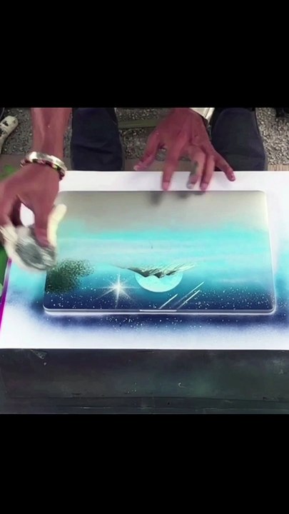 MacBook spray art