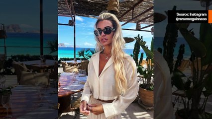 Reality-tähti esittelee upeaa kroppaa pienessä bikininä rannalla