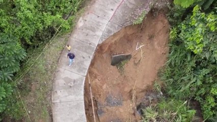 Deslizamiento pone en riesgo a vecinos de Puriscal