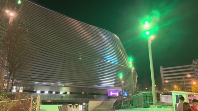 Espectacular imagen del Bernabéu con las luces